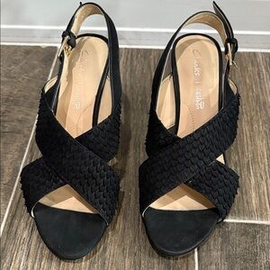 Clarks Women's Black Textured Sandals